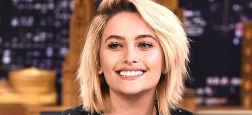 Paris Jackson médite topless et choque internet ! (Photos)