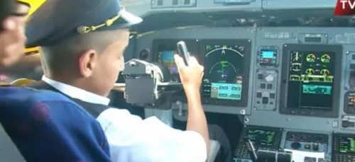 Les pilotes d'un avion Air Algérie confie les commandes d'un avion...