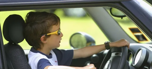 Norvège: un enfant de 7 ans part seul, au volant de la voiture...