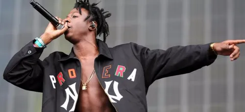 Joey Bada$$ regarde une éclipse sans lunettes et annule toute une...