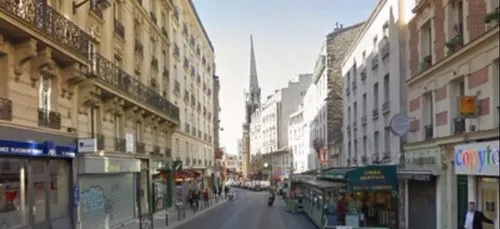 Il ramène une jeune fille chez lui, oublie ses clefs et décède en...