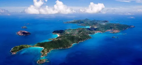 Les Antilles de nouveau menacées par un ouragan: Maria s'approcha...