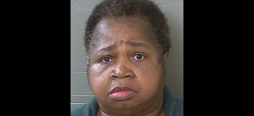 Afin de punir sa nièce de 9 ans, une femme de 147 kg s'assoit...