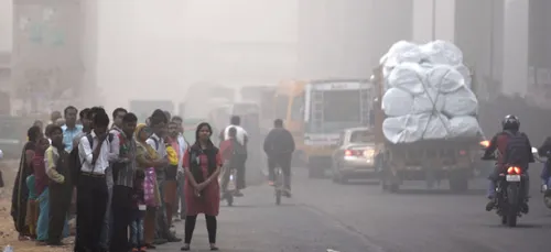Pollution : respirer l’air de New Delhi reviendrait à fumer 50...