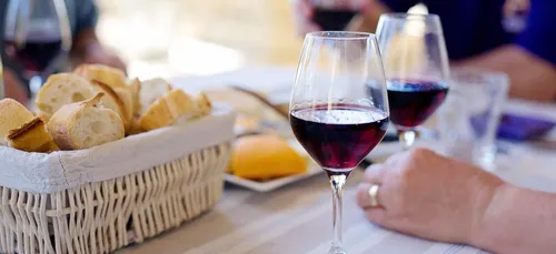 Le chocolat et le vin rouge seraient le remède miracle contre les...