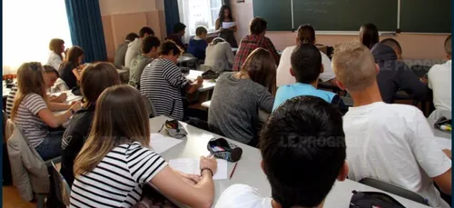 À Montrouge, un professeur volait ses élèves en plein pendant les...