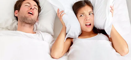 Votre partenaire ronfle ? Découvrez LA solution anti-ronflement !