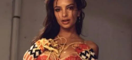 Sexy, sale et féministe, Emily Ratajkowski ne laisse pas...