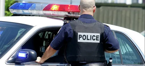 Enceinte, elle se fait taser par un gardien de prison et perd son...