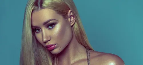 En bikini, Iggy Azalea dévoile ses incroyables formes ! (Photos)