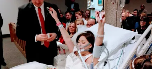 Sur son lit de mort, une femme provoque l'émoi en prononçant ses...