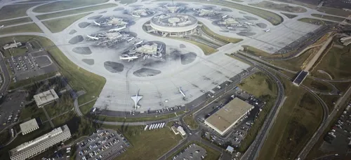 Roissy : le SDF ayant volé 300.000 euros serait en fait parti avec...