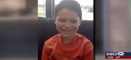 Défiguré, muet et presque sourd après une attaque d'un berger...