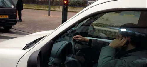 Téléphone au volant : pris sur le fait, vous pourriez désormais...