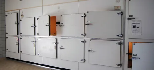 Un homme se réveille à la morgue après avoir été officiellement...