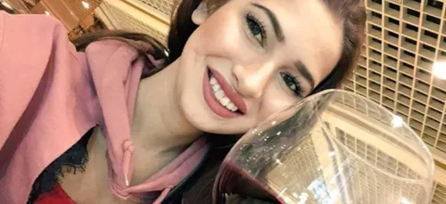 Star du porno à 20 ans, Olivia Nova a été retrouvée morte, chez elle.