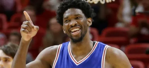 Joel Embiid, nouvelle star de NBA, recale Rihanna !