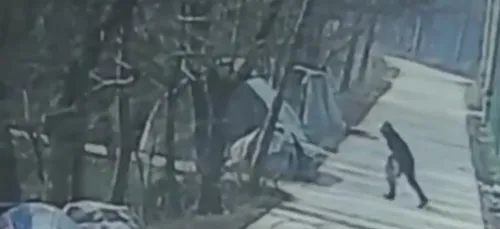 Un homme assassine celui qu'il suspectait d'avoir empoisonné son...