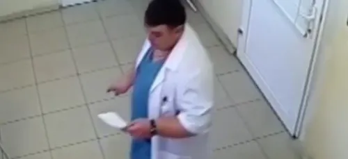 Russie : un plombier se fait passer pour un gynéco et examine des...