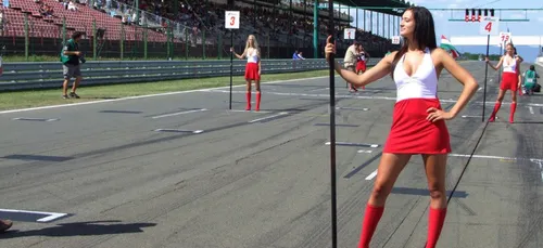 Formule 1 : les grid-girls accusent les féministes de leur avoir...