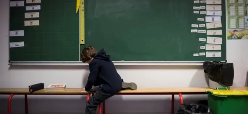 Dépressif, un enseignant se suicide dans l'enceinte de son collège.