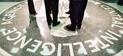 Ancien agent de la CIA, il assure avoir voyagé dans le temps. !