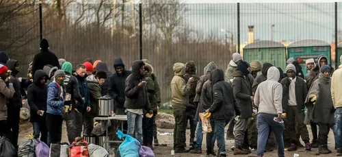 Calais: l'Etat va distribuer des repas aux migrants, à partir du 6...