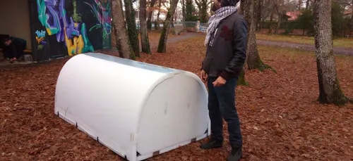 Un ingénieur invente un abri-igloo pour les SDF !