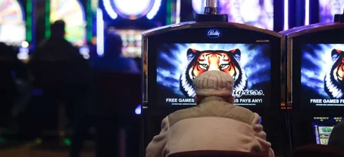 Au casino, une femme remporte 12.000 euros en ayant misé... 1...