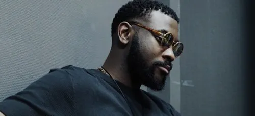 À cause de la pression féministe, Damso ne fera pas l'hymne...