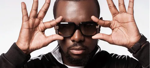 Maître Gims dévoile la liste complète des invités présents sur son...