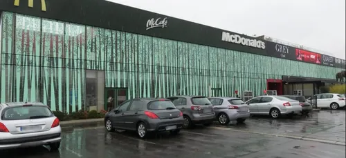 Un homme se pointe au McDo avec... Une grenade dans sa poche