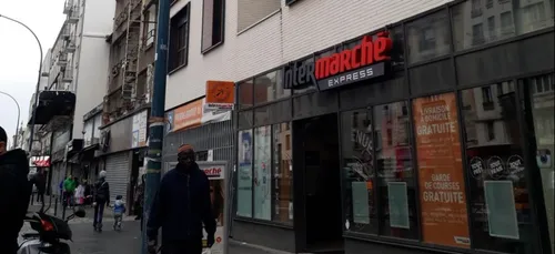 Une mère et sa fille tombent de leur immeuble et tuent un passant !