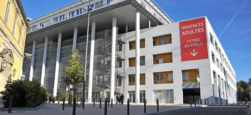 Marseille : un père et sa jeune fille se prenne le plafond d'un...