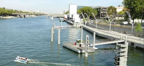 Poussé par ses amis dans la Seine, un ado de 14 ans se noie.