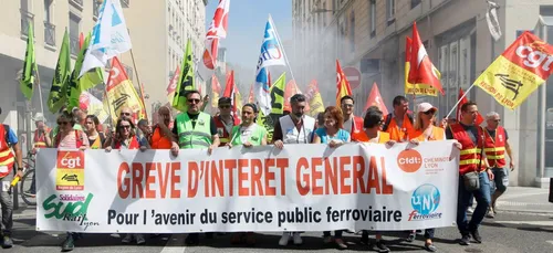 SNCF : la grève, prolongée en juillet et août ?