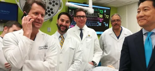 Première mondiale : des médecins réussissent une greffe de pénis et...