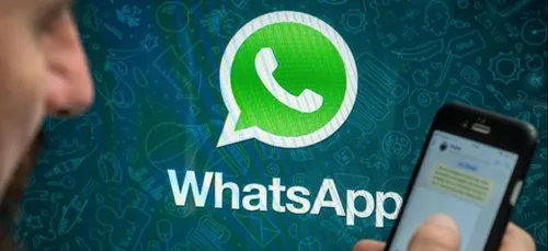 Gros changement chez WhatsApp, le service est désormais interdit au...