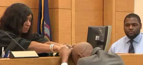 Emprisonné à tord pendant 17 ans, il retrouve enfin la liberté !