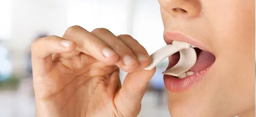 Marcher en machant du chewing-gum ferait perdre du poids