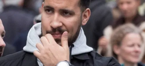 Alexandre Benalla draguait sur Tinder, avec des photos de Macron...