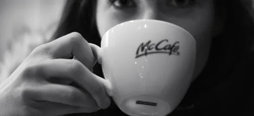Au lieu d'un latte, McDo sert du produit nettoyant à une femme...