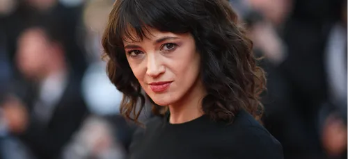 Asia Argento accuse le jeune comédien Jimmy Bennett (17 ans) de lui...