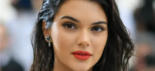 Des nudes de Kendall Jenner fuitent, les internautes la compare à...
