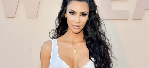 Kim Kardashian : son bikini (vraiment) minuscule exaspère ses fans !