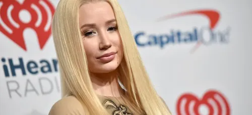 Iggy Azalea, dévoile son corps dans un nouveau sous-vêtement très...