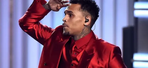 Chris Brown lance sa propre marque de chaîne multicolore !