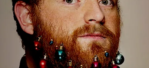 Arrêtez-tout, les décorations de Noël pour barbe débarquent !