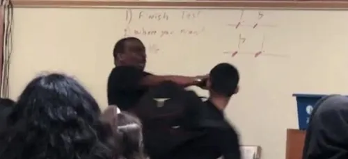 USA : un professeur soutenu après avoir frappé un élève raciste...