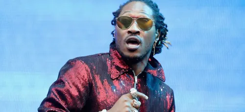 Future de nouveau papa ? Il se rend à la baby shower de son ex !